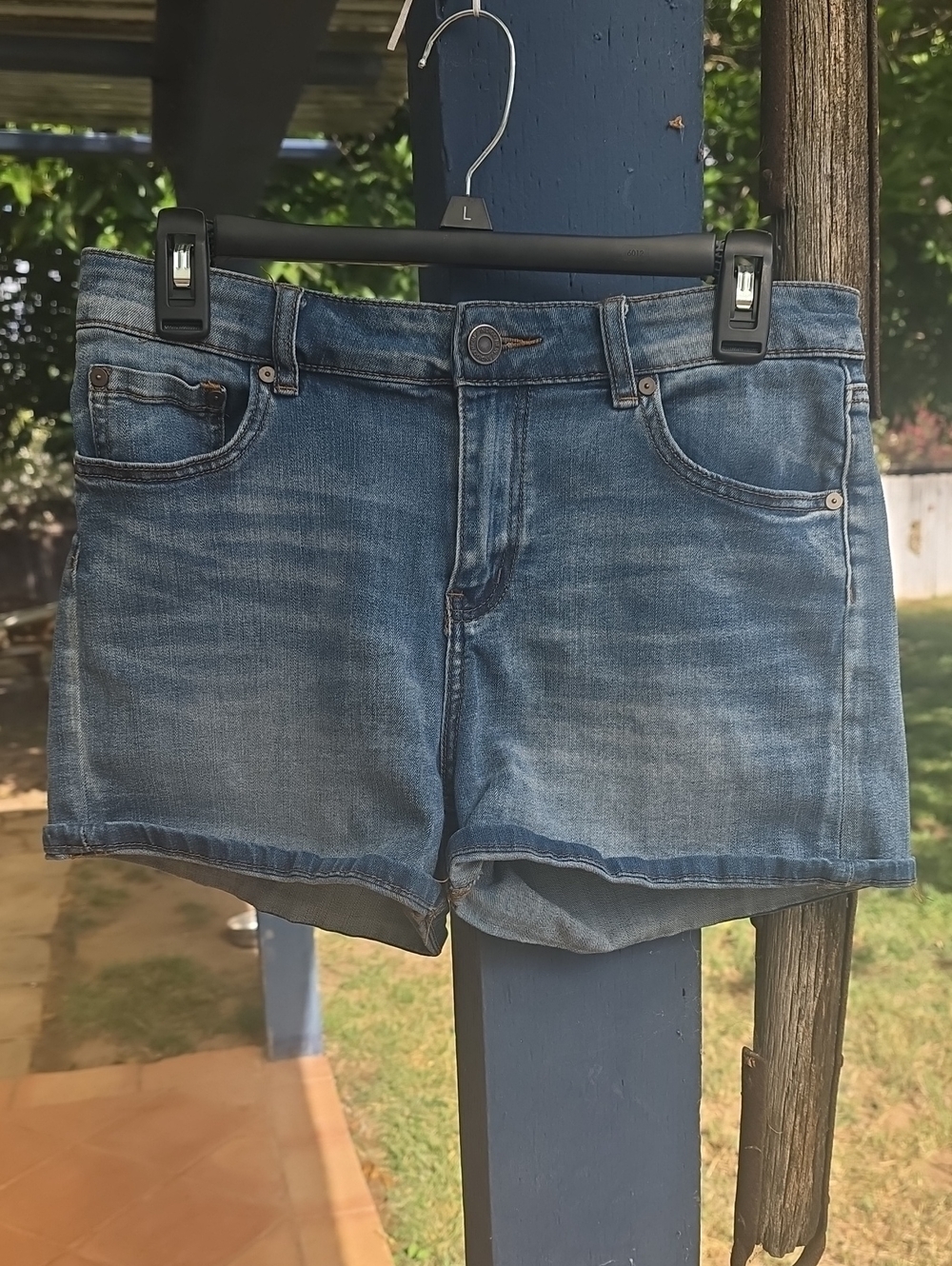 Indigo Rein Women's Medium Blue Denim  Shorts